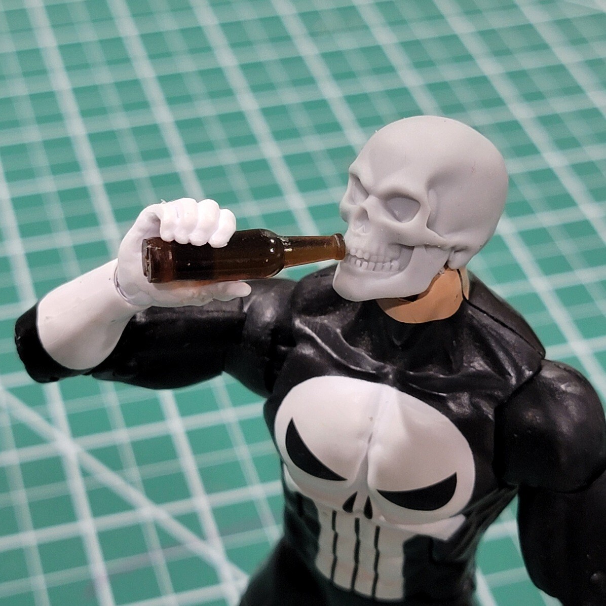 Custom Resin 6x Beer Bottles 1:12 Scale Brown